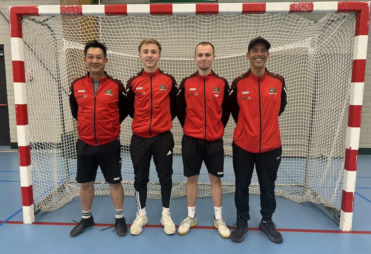 Santos illustratie van trainer Marc